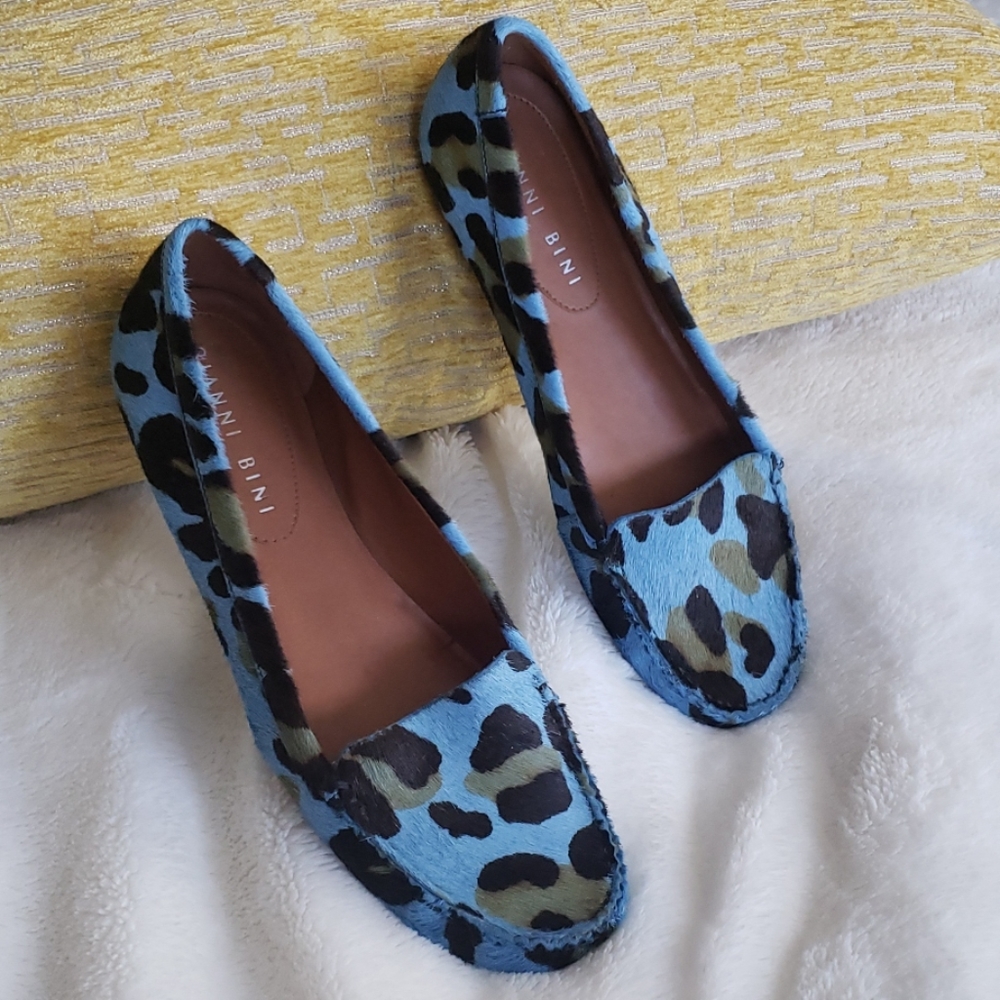 Gianni Bini blue leopard fur slip-ons